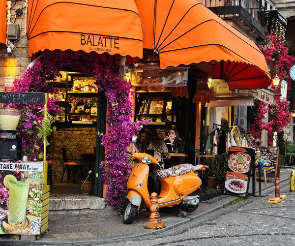 Balat cafe