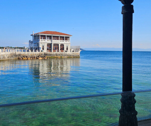 Kadikoy water